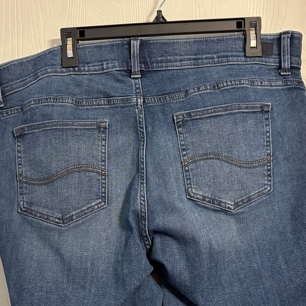 Lee Women's Straight Leg Jeans in Deep Blue - Picture 6 of 8